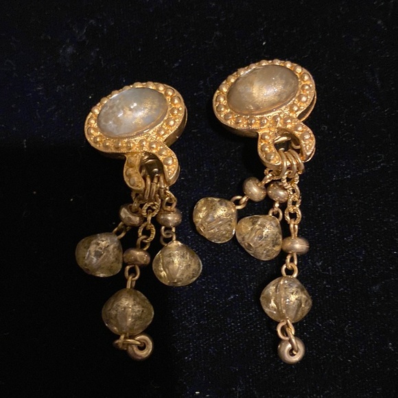 Earrings - Picture 1 of 2